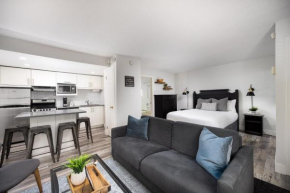 1 Bed, 1 Bath Lovely Open Concept Resort Condo